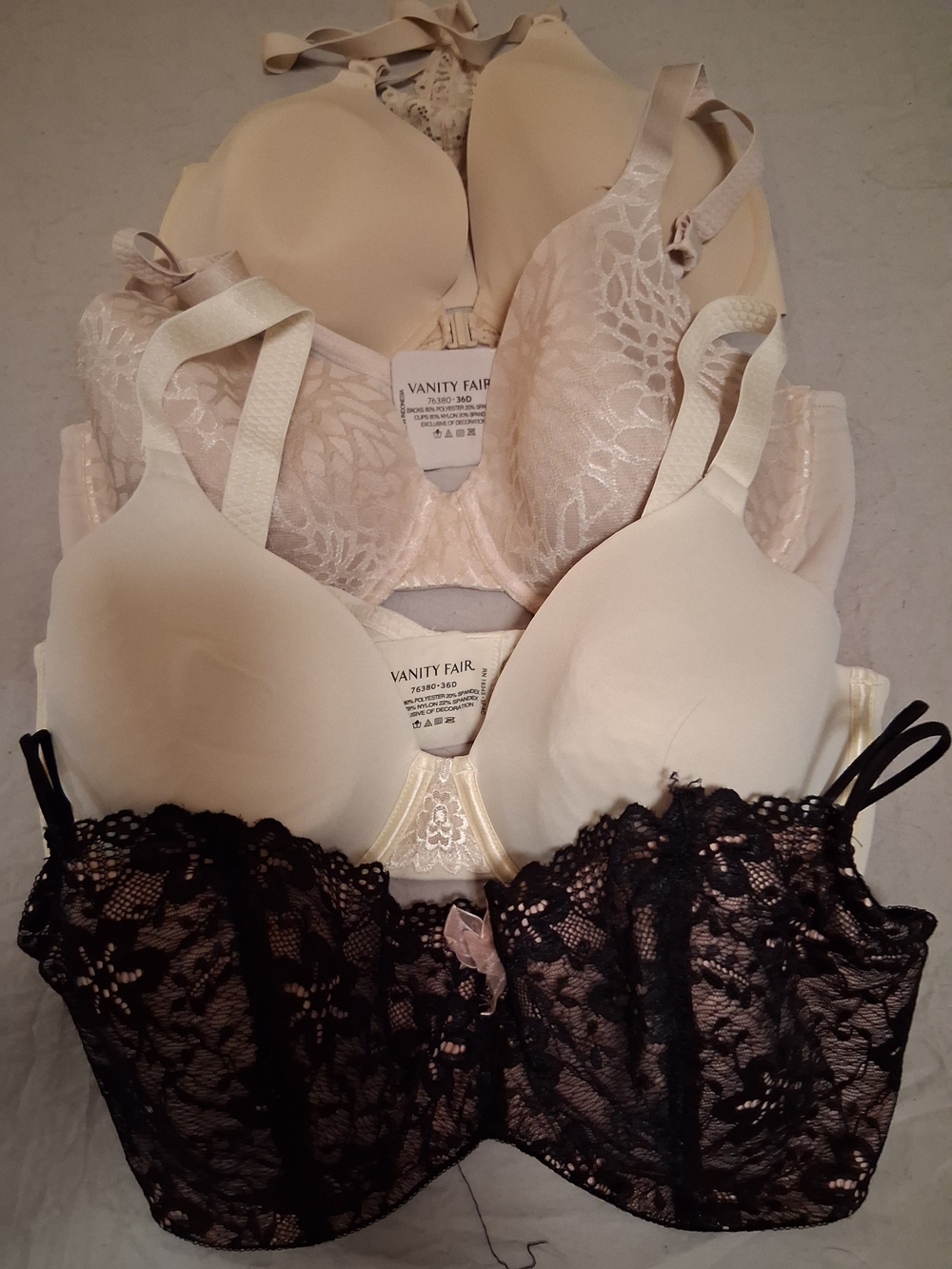 Vanity Fair X 2 Smooth Bras. Black Bombdshell Boudoir Lace Bra 36D. Maidenform